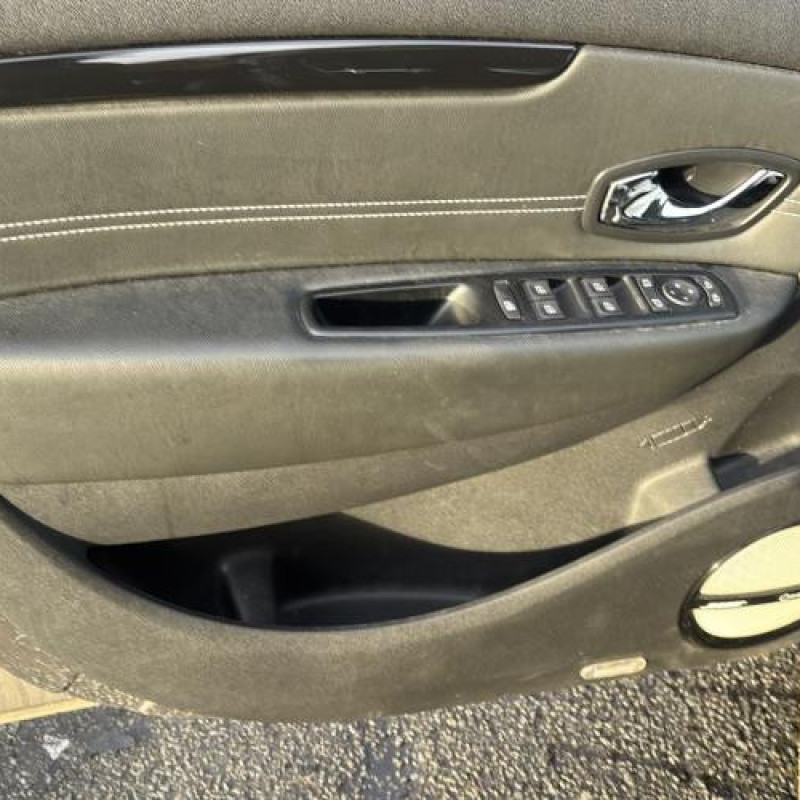 Feu arriere stop central RENAULT GRAND SCENIC 3 Photo n°10