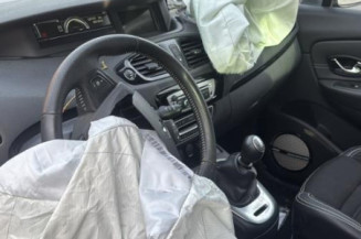 Feu arriere stop central RENAULT GRAND SCENIC 3