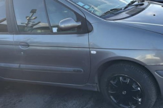 Feu arriere stop central RENAULT SCENIC 1