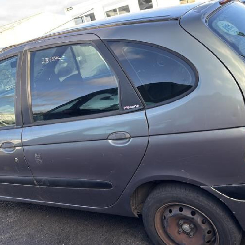 Feu arriere stop central RENAULT SCENIC 1 Photo n°10