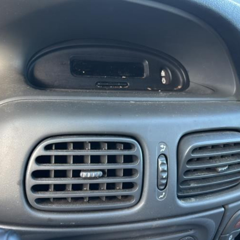 Feu arriere stop central RENAULT SCENIC 1 Photo n°20