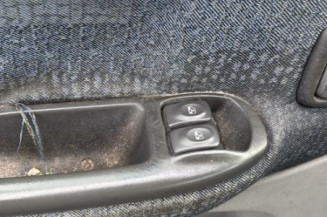 Bras essuie glace arriere RENAULT SCENIC 1