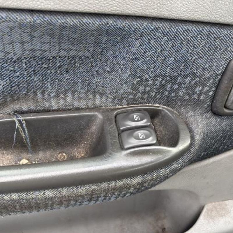 Bras essuie glace arriere RENAULT SCENIC 1 Photo n°15