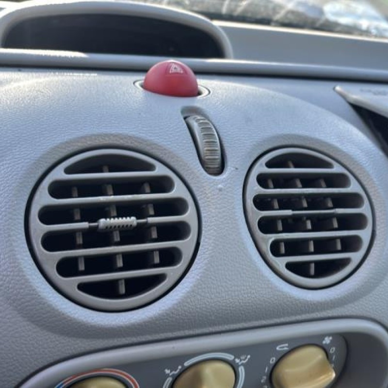 Feu arriere stop central RENAULT TWINGO 1 Photo n°4