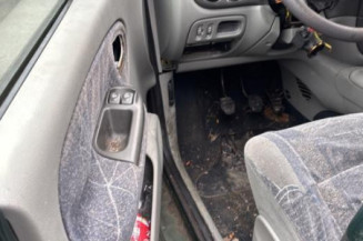 Bras essuie glace arriere RENAULT SCENIC 1