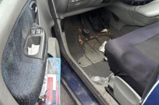 Feu arriere stop central RENAULT SCENIC 1