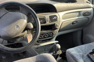 Custode arriere droit RENAULT SCENIC 1