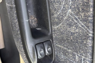 Feu arriere stop central RENAULT SCENIC 1