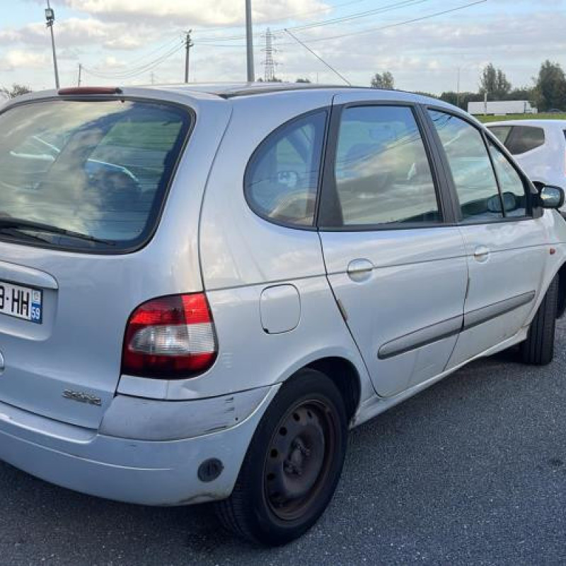 Feu arriere stop central RENAULT SCENIC 1 Photo n°9