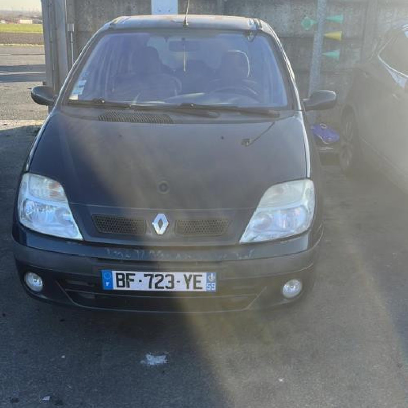 Feu arriere stop central RENAULT SCENIC 1 Photo n°1