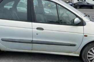 Feu arriere stop central RENAULT SCENIC 1