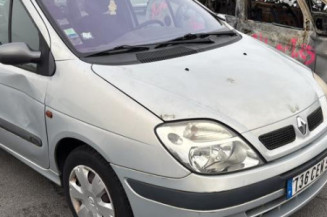 Custode arriere droit RENAULT SCENIC 1