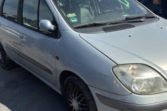 Custode arriere droit RENAULT SCENIC 1