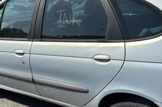 Custode arriere droit RENAULT SCENIC 1