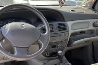 Custode arriere droit RENAULT SCENIC 1