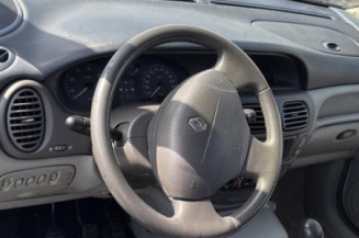 Feu arriere stop central RENAULT SCENIC 1