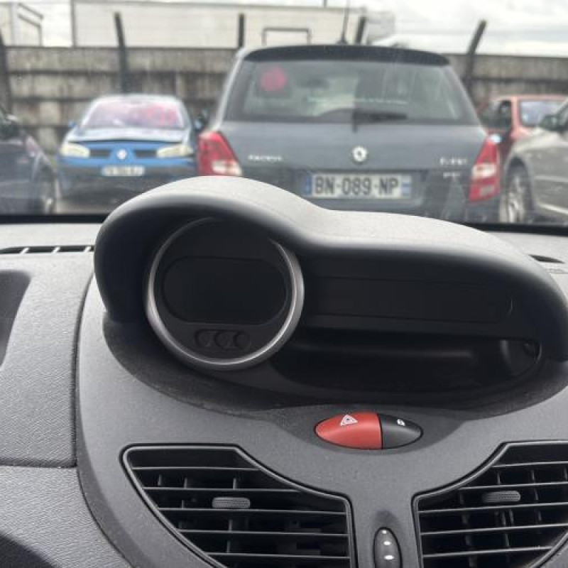 Feu arriere principal gauche (feux) RENAULT TWINGO 2 Photo n°18