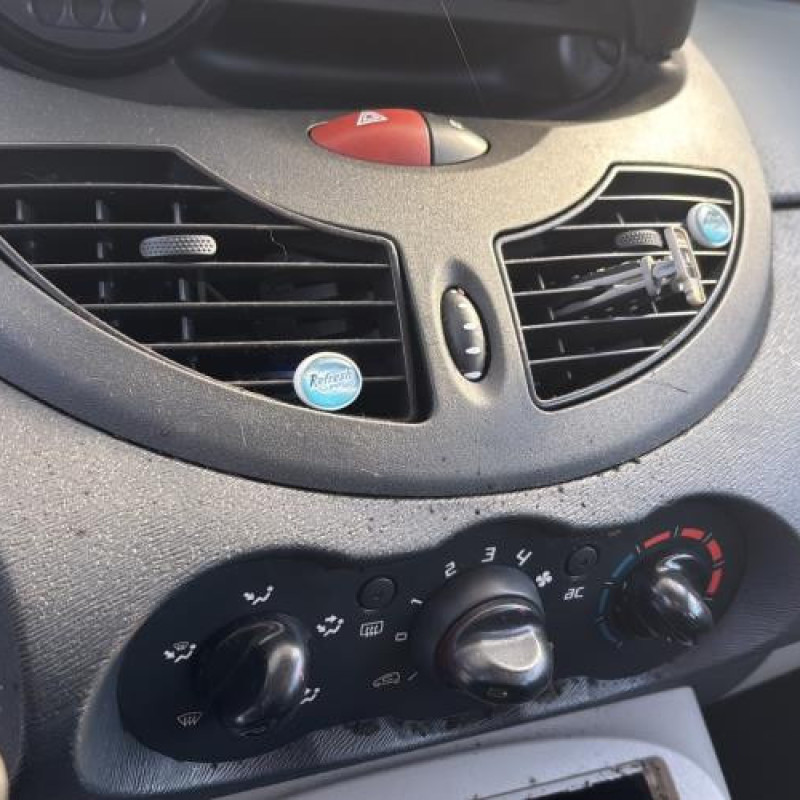 Feu arriere principal droit (feux) RENAULT TWINGO 2 Photo n°18