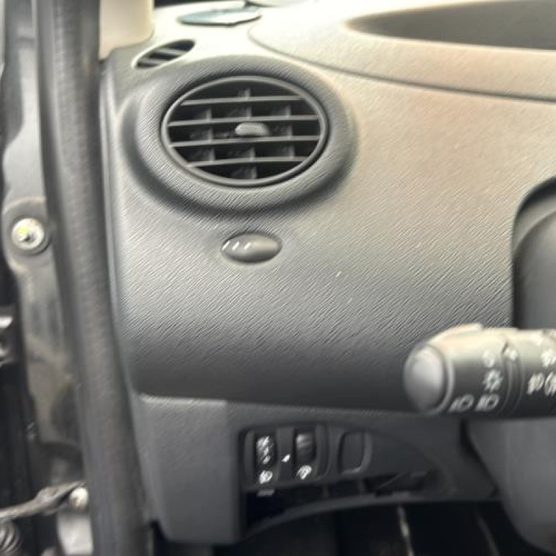 Feu arriere principal gauche (feux) RENAULT TWINGO 2 Photo n°16