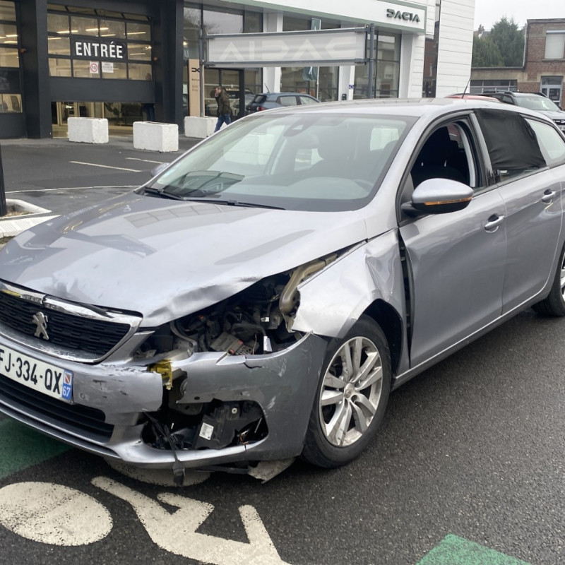 PEUGEOT 308 2 SW PHASE 2 BREAK 1.5 BLUE HDI - 16V TURBO Photo n°1