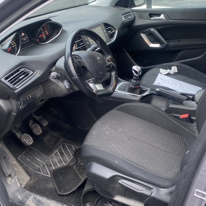 PEUGEOT 308 2 SW PHASE 2 BREAK 1.5 BLUE HDI - 16V TURBO Photo n°8