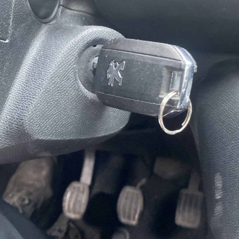 PEUGEOT 308 2 SW PHASE 2 BREAK 1.5 BLUE HDI - 16V TURBO Photo n°12