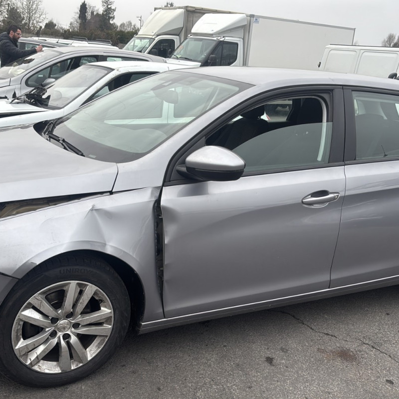 PEUGEOT 308 2 SW PHASE 2 BREAK 1.5 BLUE HDI - 16V TURBO Photo n°15