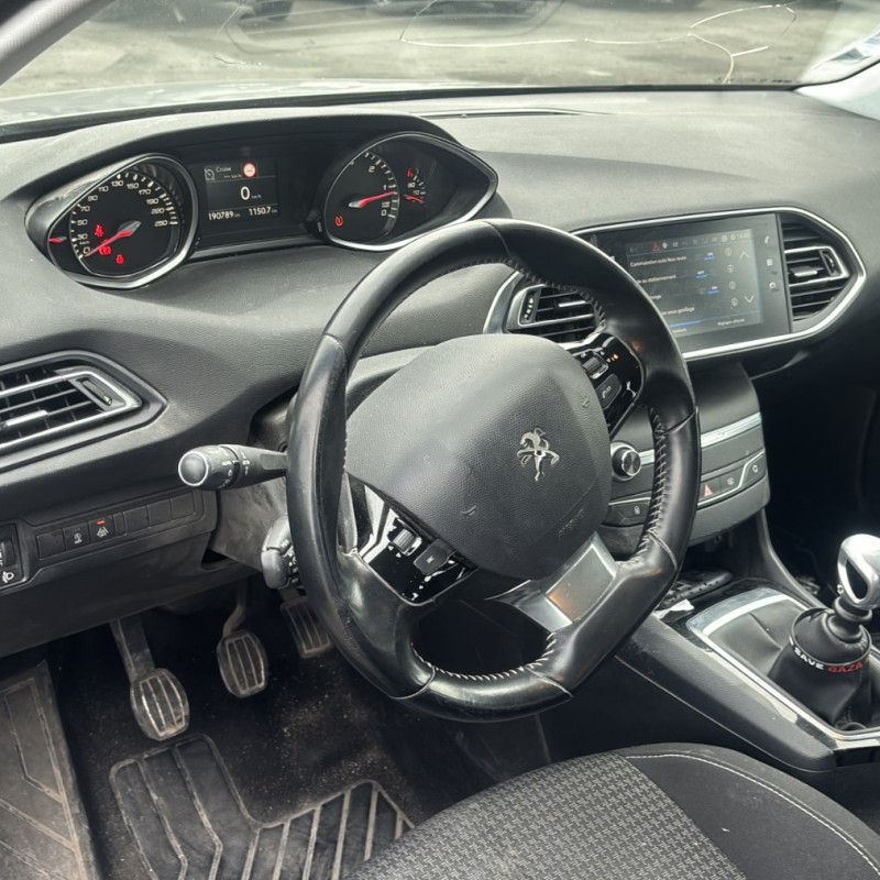 PEUGEOT 308 2 SW PHASE 2 BREAK 1.5 BLUE HDI - 16V TURBO Photo n°20