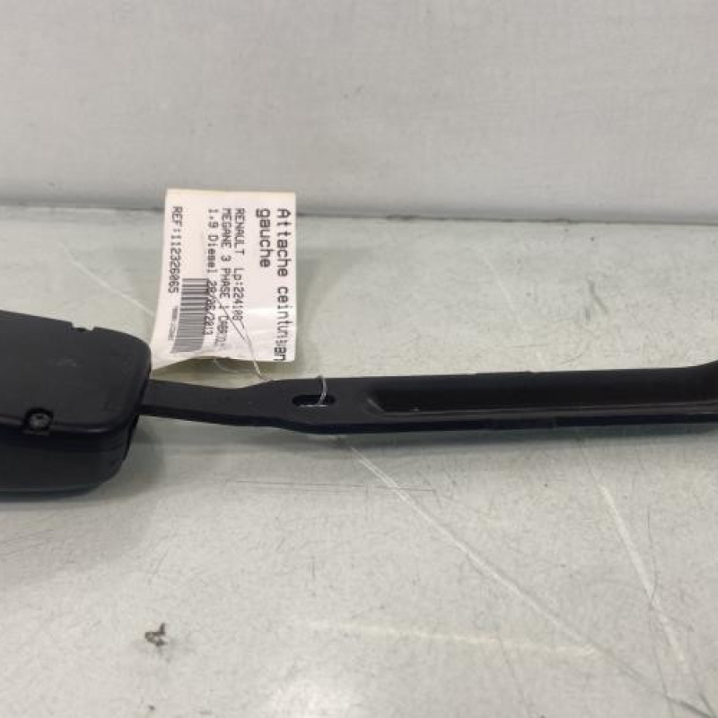 Attache ceinture avant gauche RENAULT MEGANE 3 Photo n°2