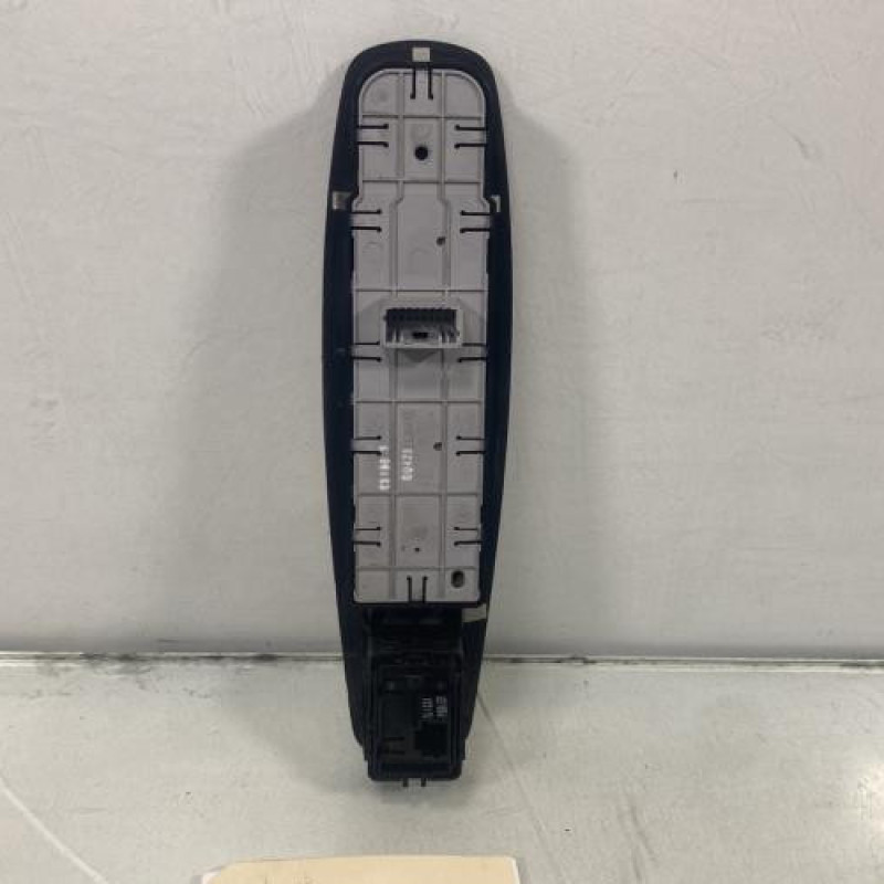 Interrupteur de leve vitre avant gauche RENAULT MEGANE 3 Photo n°2