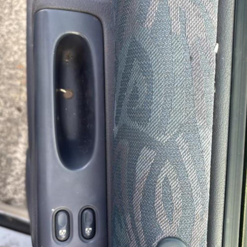 Feu arriere principal droit (feux) RENAULT GRAND ESPACE 3 Photo n°16