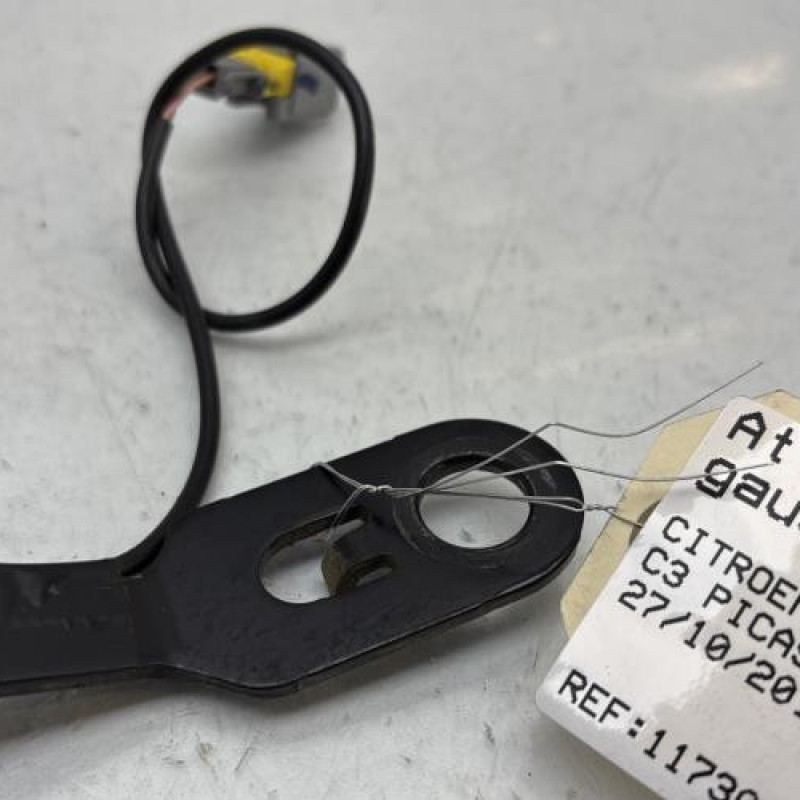 Attache ceinture avant gauche CITROEN C3 PICASSO Photo n°2