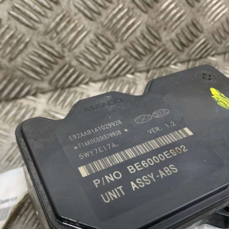 Bloc ABS (freins anti-blocage) HYUNDAI I 10 1 Photo n°3