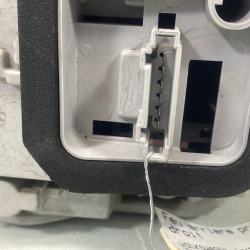 Feu arriere principal droit (feux) VOLKSWAGEN POLO 5 Photo n°3