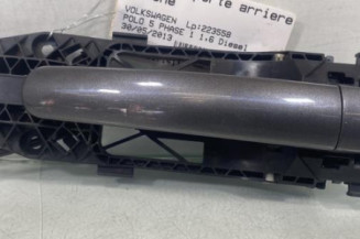 Poignee porte arriere gauche VOLKSWAGEN POLO 5 Photo n°1