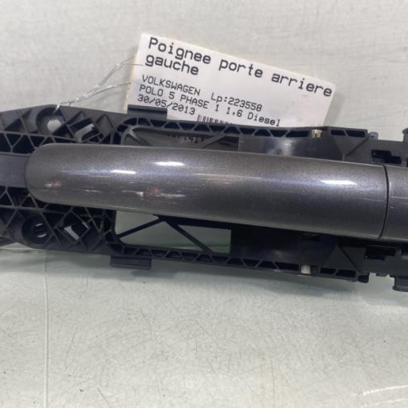 Poignee porte arriere gauche VOLKSWAGEN POLO 5 Photo n°1