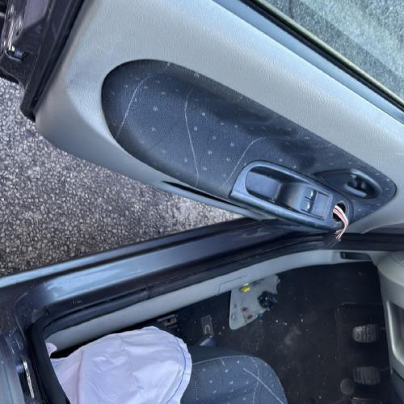 Moteur RENAULT CLIO 2 Photo n°13