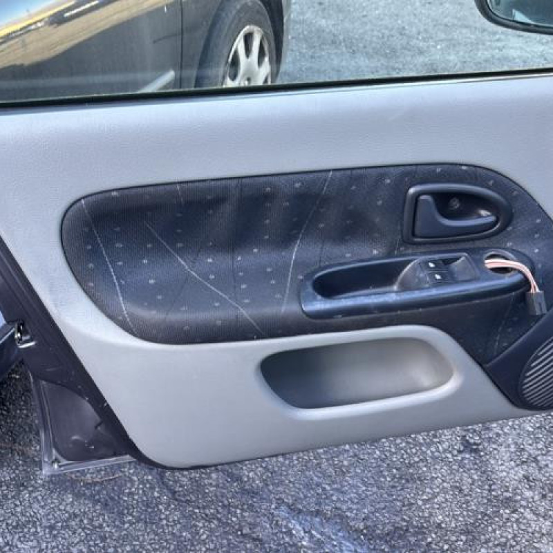 Moteur RENAULT CLIO 2 Photo n°14