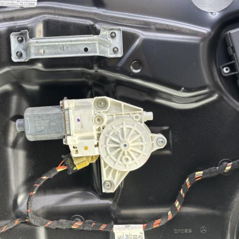 Leve vitre electrique avant gauche MERCEDES CLASSE R 251 Photo n°2