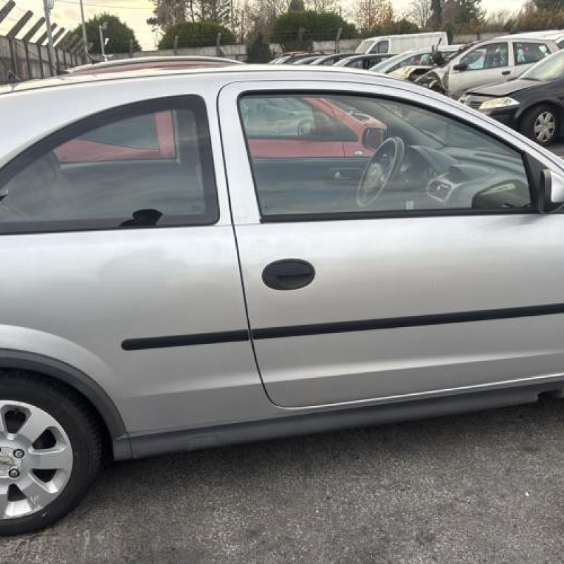 Feu arriere principal gauche (feux) OPEL CORSA C Photo n°12