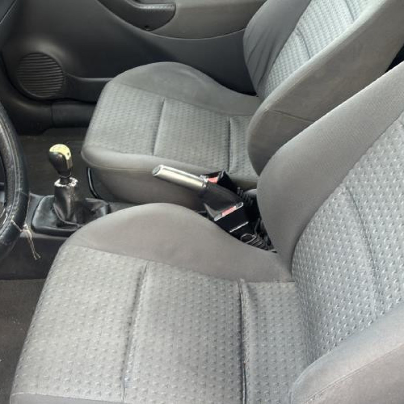 Feu arriere principal gauche (feux) OPEL CORSA C Photo n°15