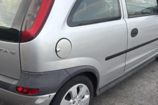 Feu arriere stop central OPEL CORSA C