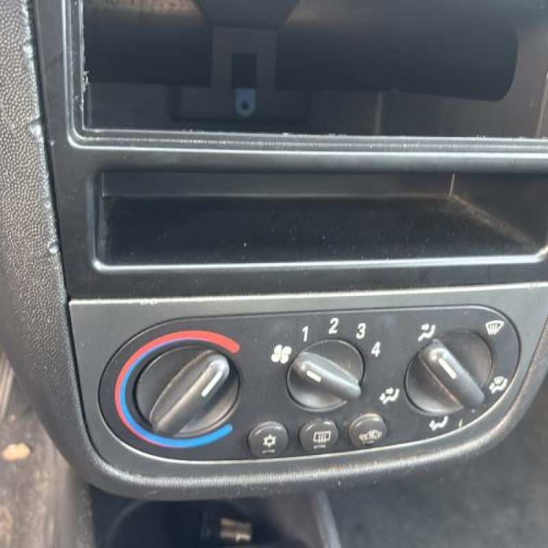 Feu arriere stop central OPEL CORSA C Photo n°20