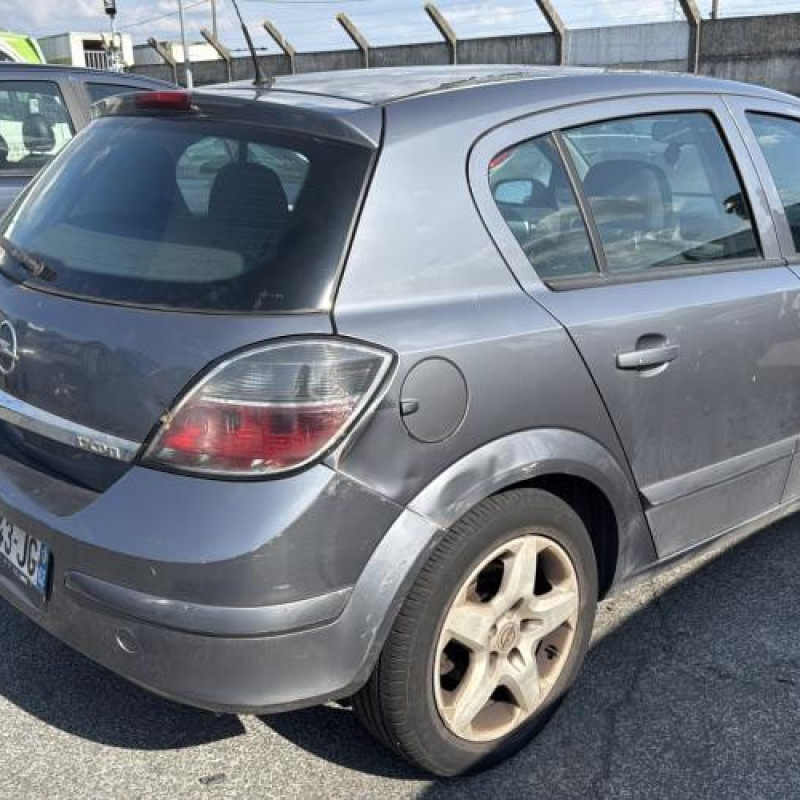 Pare choc arriere OPEL ASTRA H Photo n°9