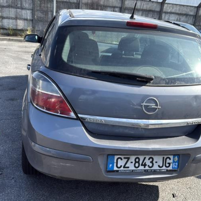 Pare choc arriere OPEL ASTRA H Photo n°11
