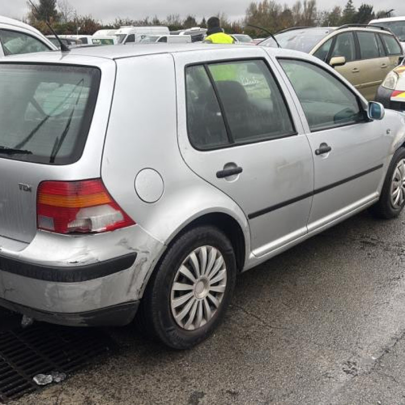 Pommeau de vitesses VOLKSWAGEN GOLF 4 Photo n°3