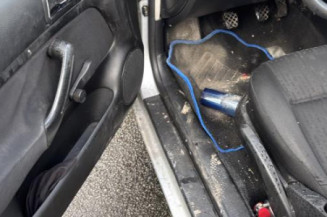 Pivot de moyeu avant gauche VOLKSWAGEN GOLF 4