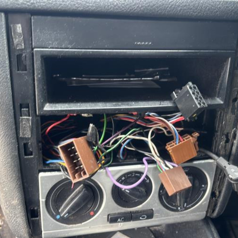 Leve vitre electrique avant droit VOLKSWAGEN GOLF 4 Photo n°14