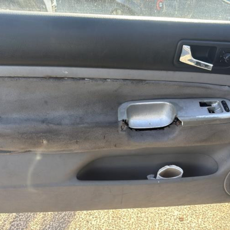 Leve vitre electrique avant droit VOLKSWAGEN GOLF 4 Photo n°10