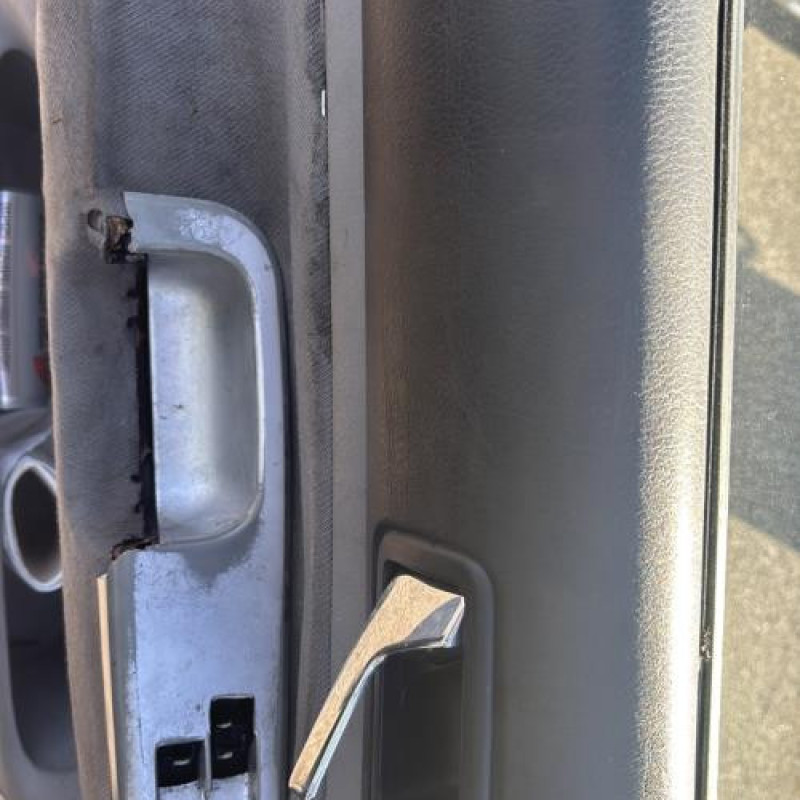 Leve vitre electrique avant droit VOLKSWAGEN GOLF 4 Photo n°11